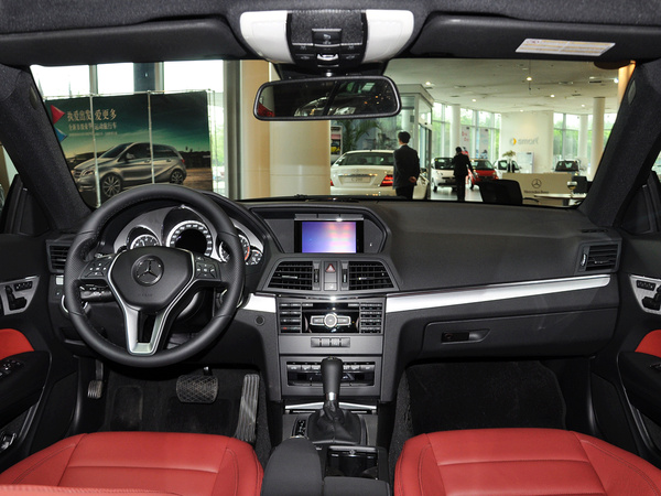 奔驰(进口)  E200 1.8T 中控台整体