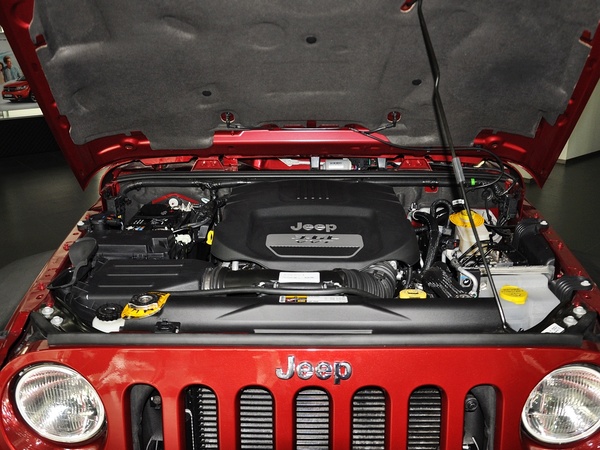 Jeep  3.6L 发动机局部特写