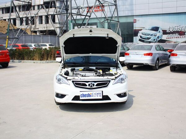 北京汽车(绅宝)  2.3T 自动 车辆发动机舱整体