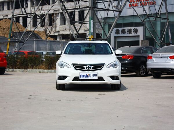 北京汽车(绅宝)  2.3T 自动 车头正面视角