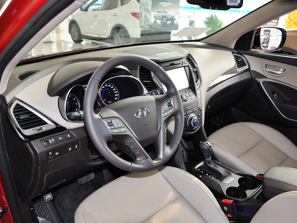 现代(进口) 3.0L 自动 中控台左侧