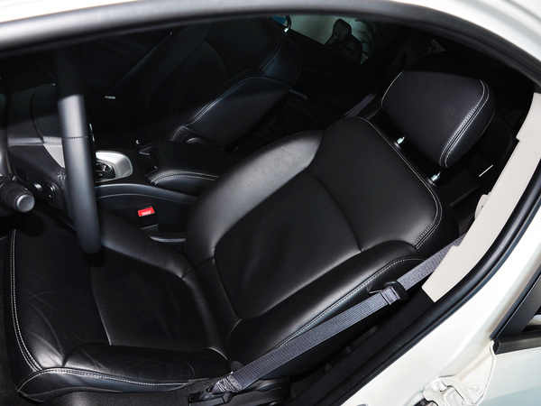 道奇(进口)  3.6L 自动 驾驶席座椅前45度视图
