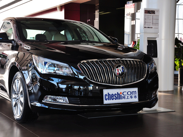 别克  2.4L eAssist 车辆车头部分特写