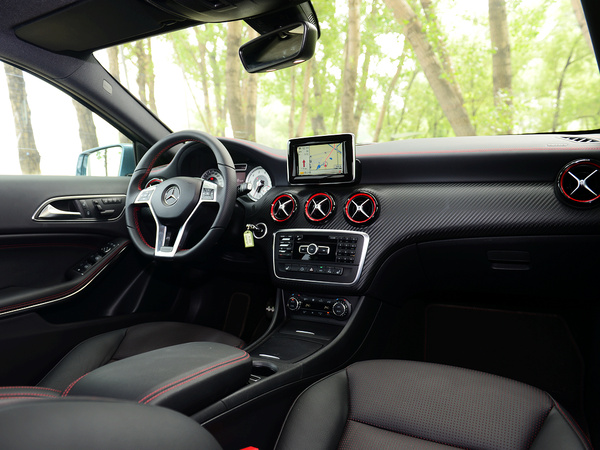 奔驰(进口)  A260 2.0T DCT