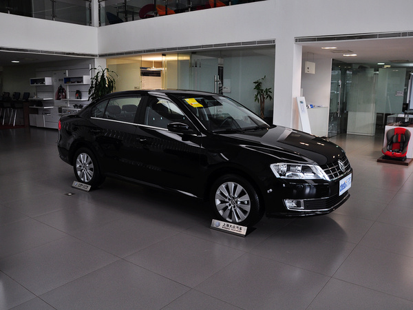 上海大众  改款 1.6L 自动 车辆正右侧