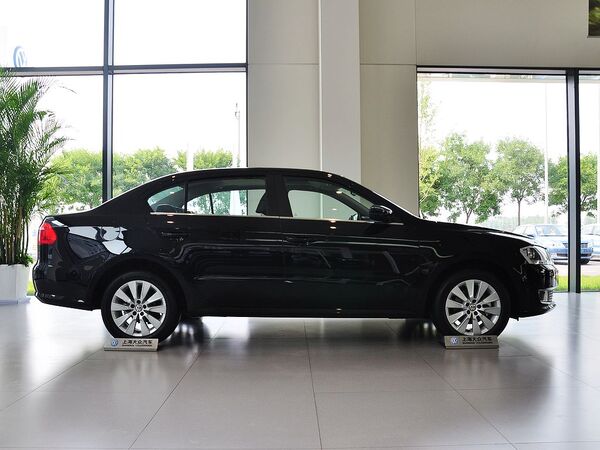 上海大众  改款 1.6L 手动 车辆正右侧