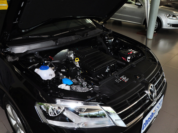 上海大众 改款 1.6L 自动 发动机主体特写