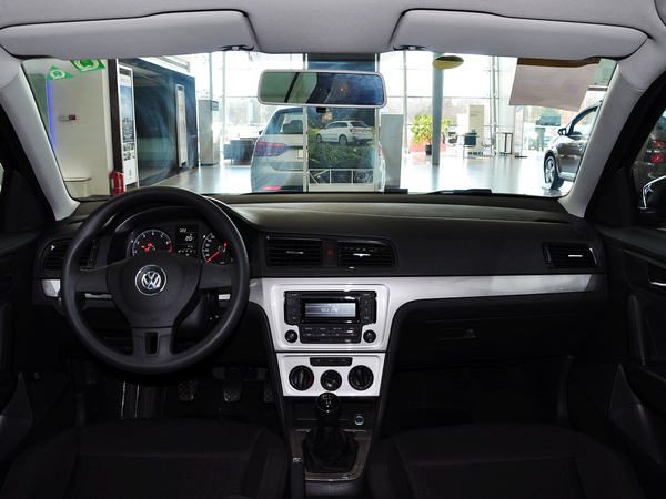 上海大众  改款 1.6L 手动 中控台整体