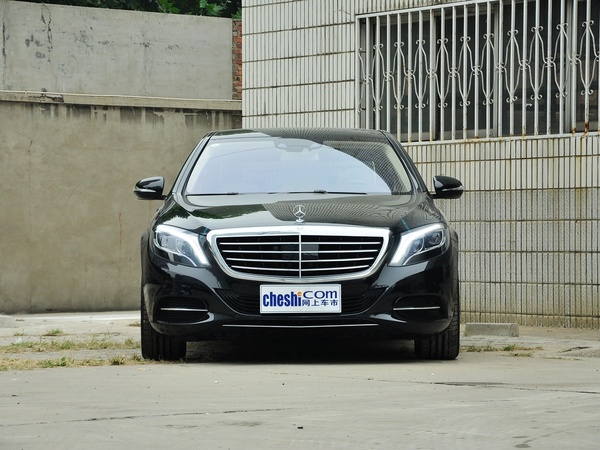 奔驰(进口)  S500L 4.7T 自动 车头正面视角