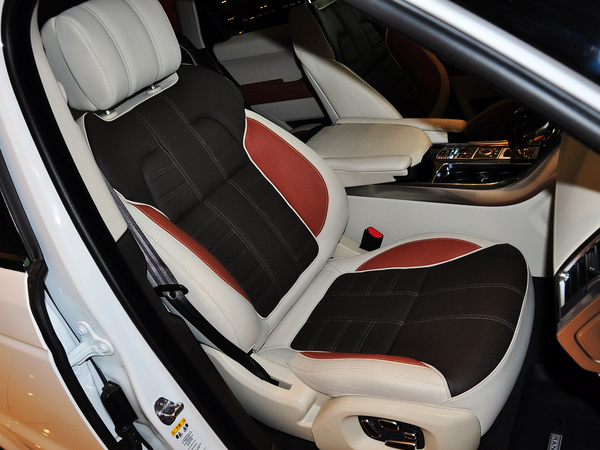 路虎 3.0T 自动 副驾驶席座椅45度特写