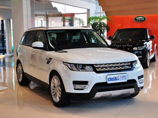 路虎  3.0T 自动 车辆右侧45度角