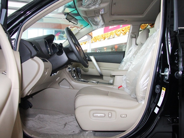 广汽丰田  2.7L 自动 驾驶席座椅正视图