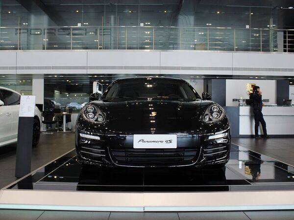 保时捷  3.0T DCT 车头正面视角