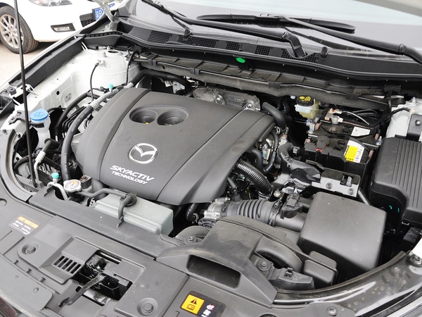 长安马自达  2.0L 自动 发动机主体特写
