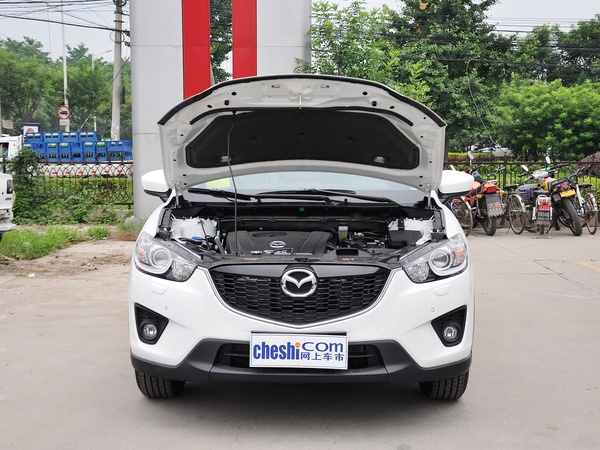 长安马自达  2.0L 自动 车辆发动机舱整体