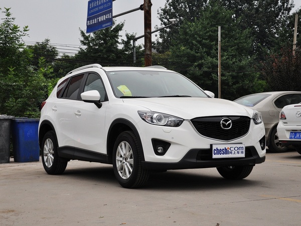 长安马自达  2.0L 自动 车辆右侧45度角