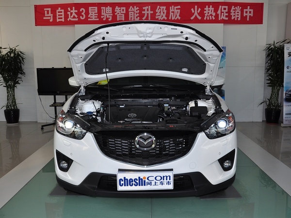 长安马自达 2.5L 自动 车辆发动机舱整体