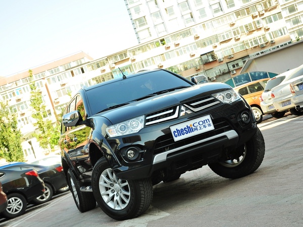 广汽三菱  3.0L 自动