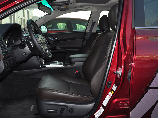 一汽丰田  2.5V 自动 驾驶席座椅正视图