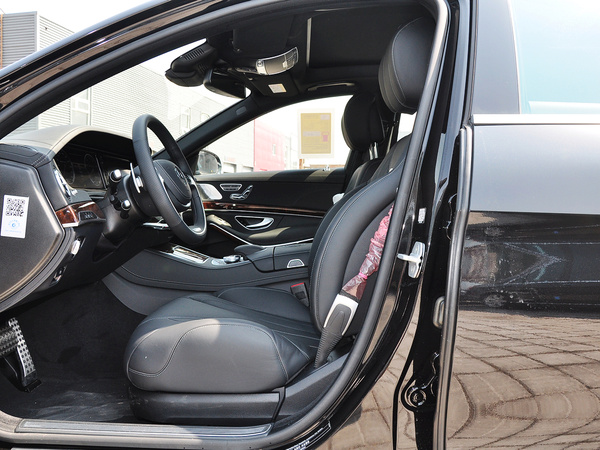 奔驰AMG  S63L AMG 4MATIC 驾驶席座椅正视图