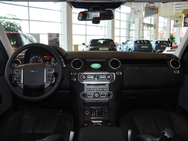 路虎  3.0 V6 SC 中控台整体