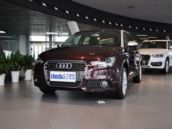 奥迪(进口)  30 TFSI 车辆左前45度视角