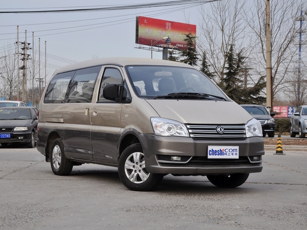 东风风行  M5 Q7 2.0L 手动 车辆右侧45度角