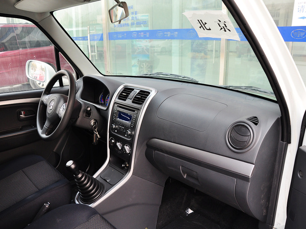 昌河铃木  1.4L VVT 中控台右侧