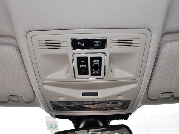 捷豹  2.0T 前排车顶中央特写