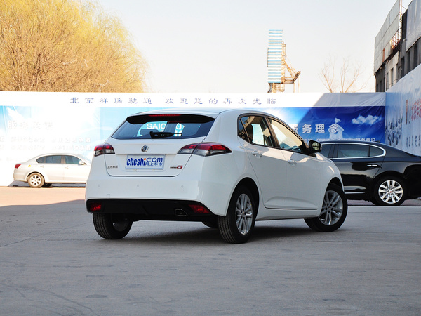 MG 1.5T 自动 车辆右侧尾部视角