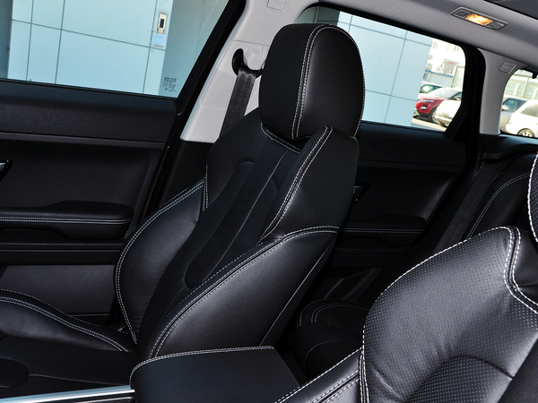 路虎  2.0T 副驾驶席内侧特写