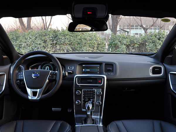 沃尔沃(进口)  3.0T 自动 中控台整体