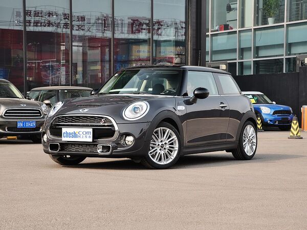 MINI  COOPER S 车辆左前45度视角