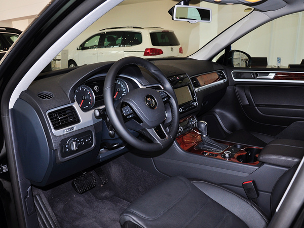 大众(进口) 3.0TSI 中控台左侧