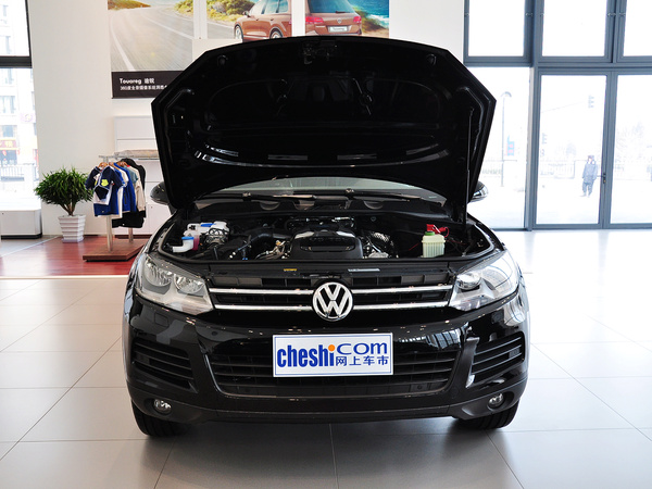 大众(进口) 3.0TSI 车辆发动机舱整体