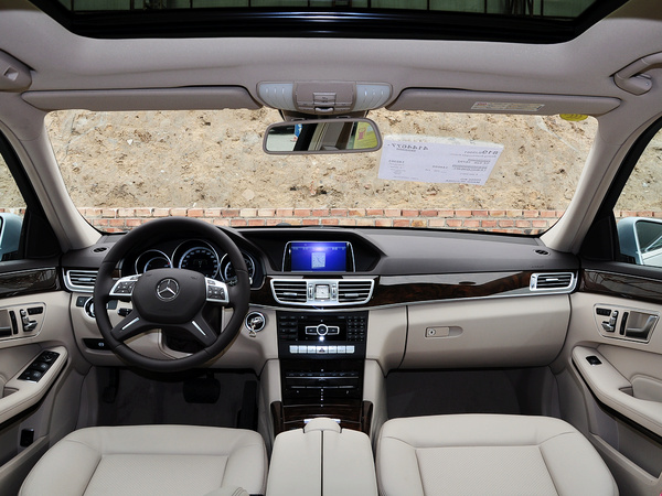 北京奔驰  E260L 1.8T 自动 中控台整体