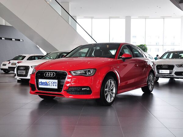 奥迪(进口) 40TFSI 1.8T DCT 车辆左前45度视角