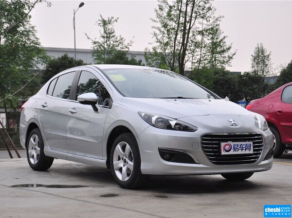 东风标致  乐享版 1.6L 自动 车辆右侧45度角