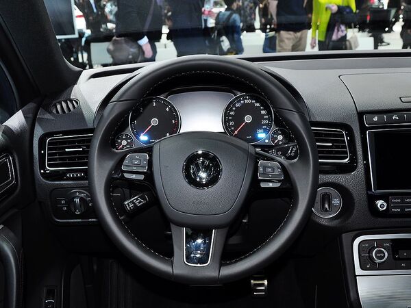 大众(进口)  改款R-LINE V8