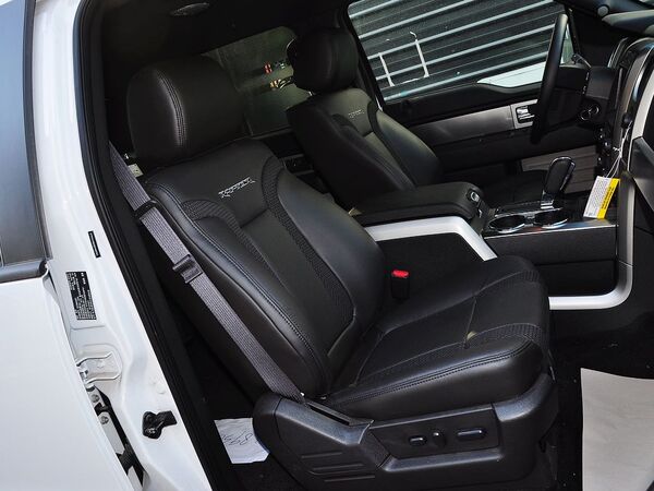 福特(进口)  SVT 副驾驶席座椅45度特写