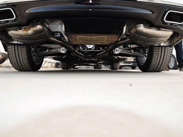 宝马(进口)  7系 后底部特写