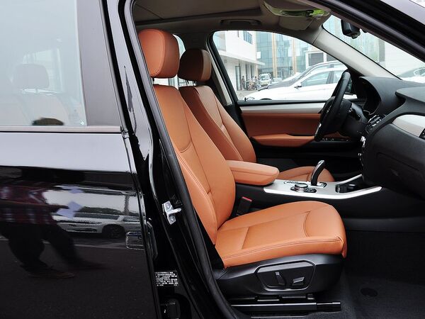 宝马(进口) xDrive28i 副驾驶座椅正视图