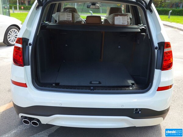 宝马(进口)  xDrive20i 前排空间