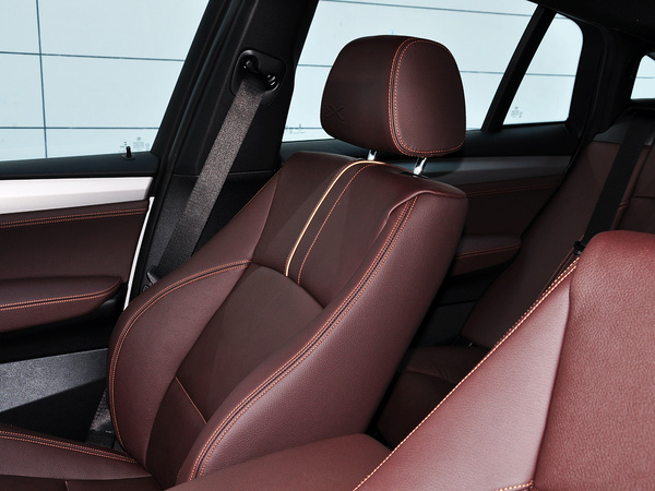 宝马(进口)  xDrive35i 副驾驶席内侧特写