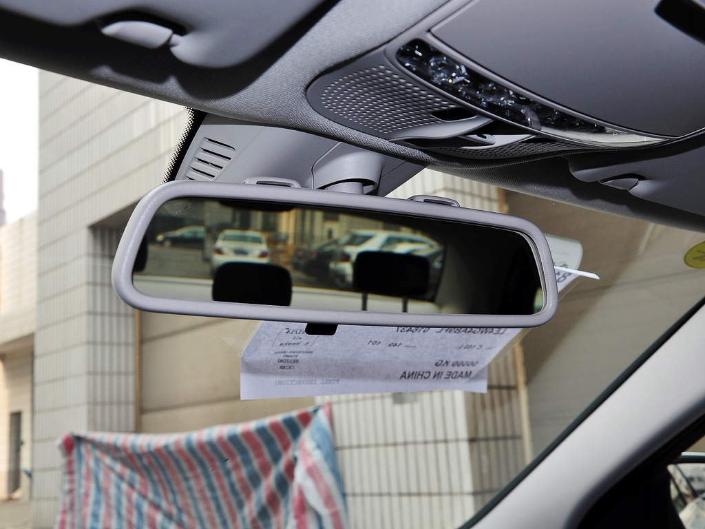 北京奔驰  C 180 L 后视镜特写