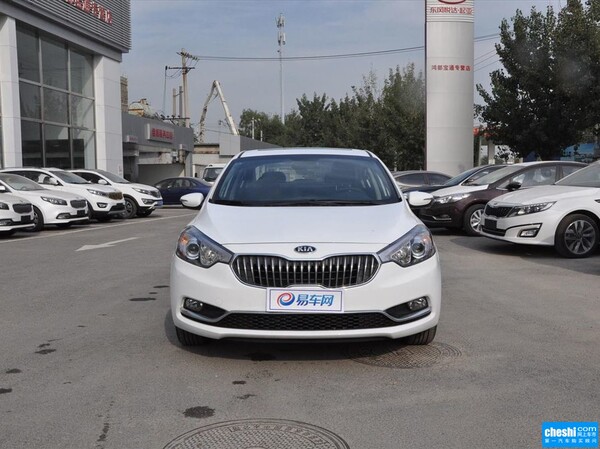 东风悦达起亚 1.6L 自动 车头正面视角