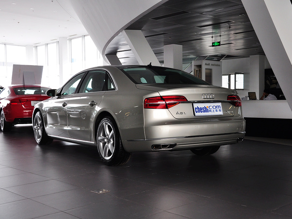 奥迪(进口) 45 TFSI 车辆左后45度视角