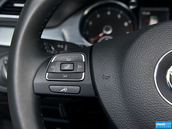 一汽-大众  2.0TSI 方向盘左侧