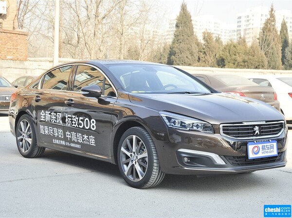 东风标致 1.8THP 自动 车辆右侧45度角