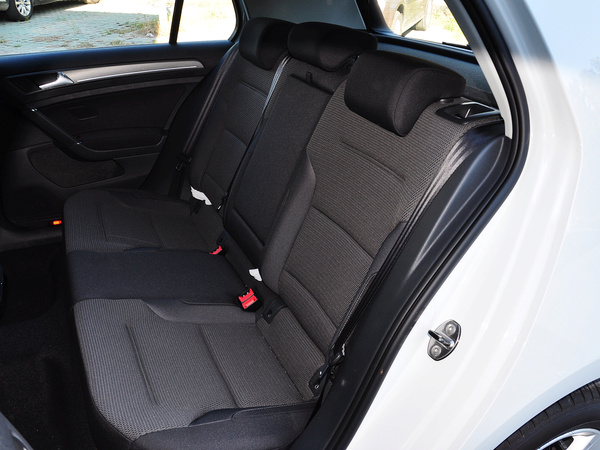 一汽-大众  1.4TSI 自动 第二排座椅45度视角